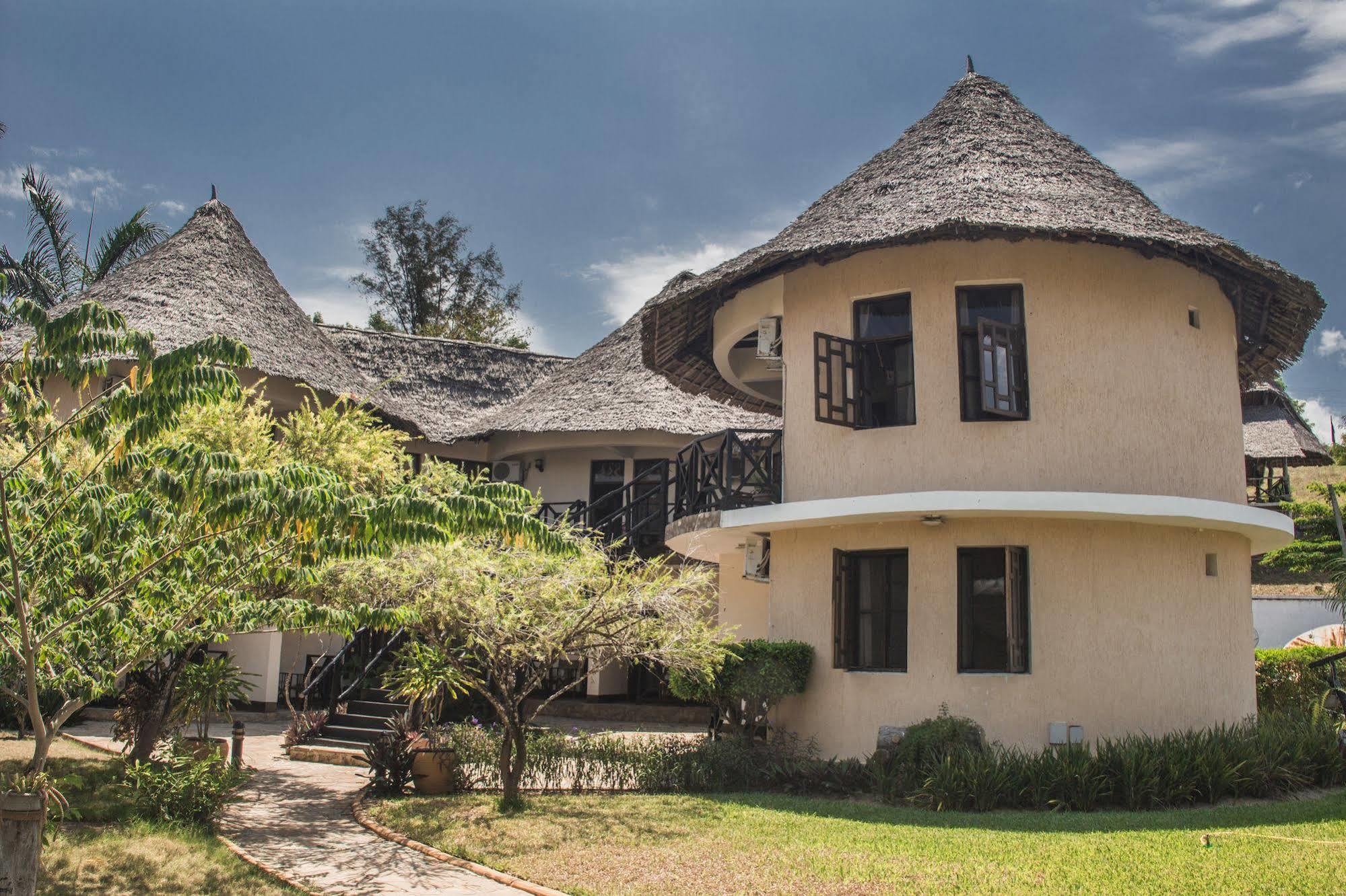 Millennium Sea Breeze Resort Bagamoyo Exterior foto